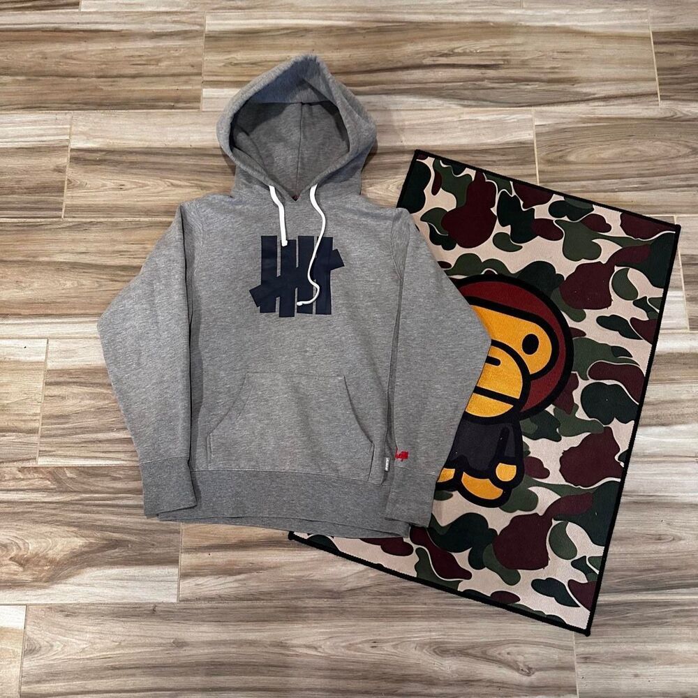Undefeated Classic Logo Pullover Hoodie Gray with navy blue graphic